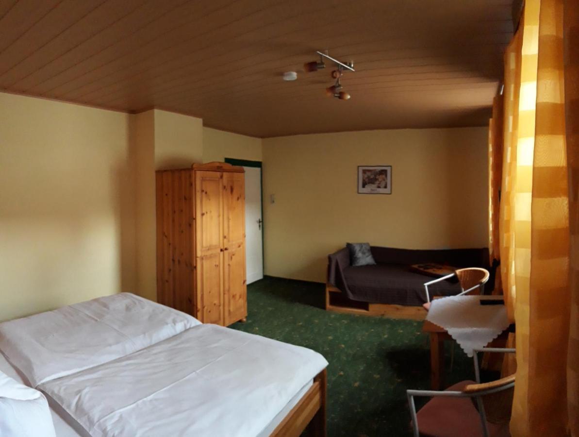 Gasthaus "Zur Linde" Harzgerode Eksteriør billede